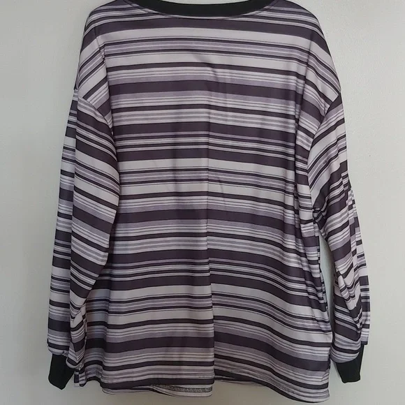 Contrast Color Long Sleeve - Picture 4 of 8